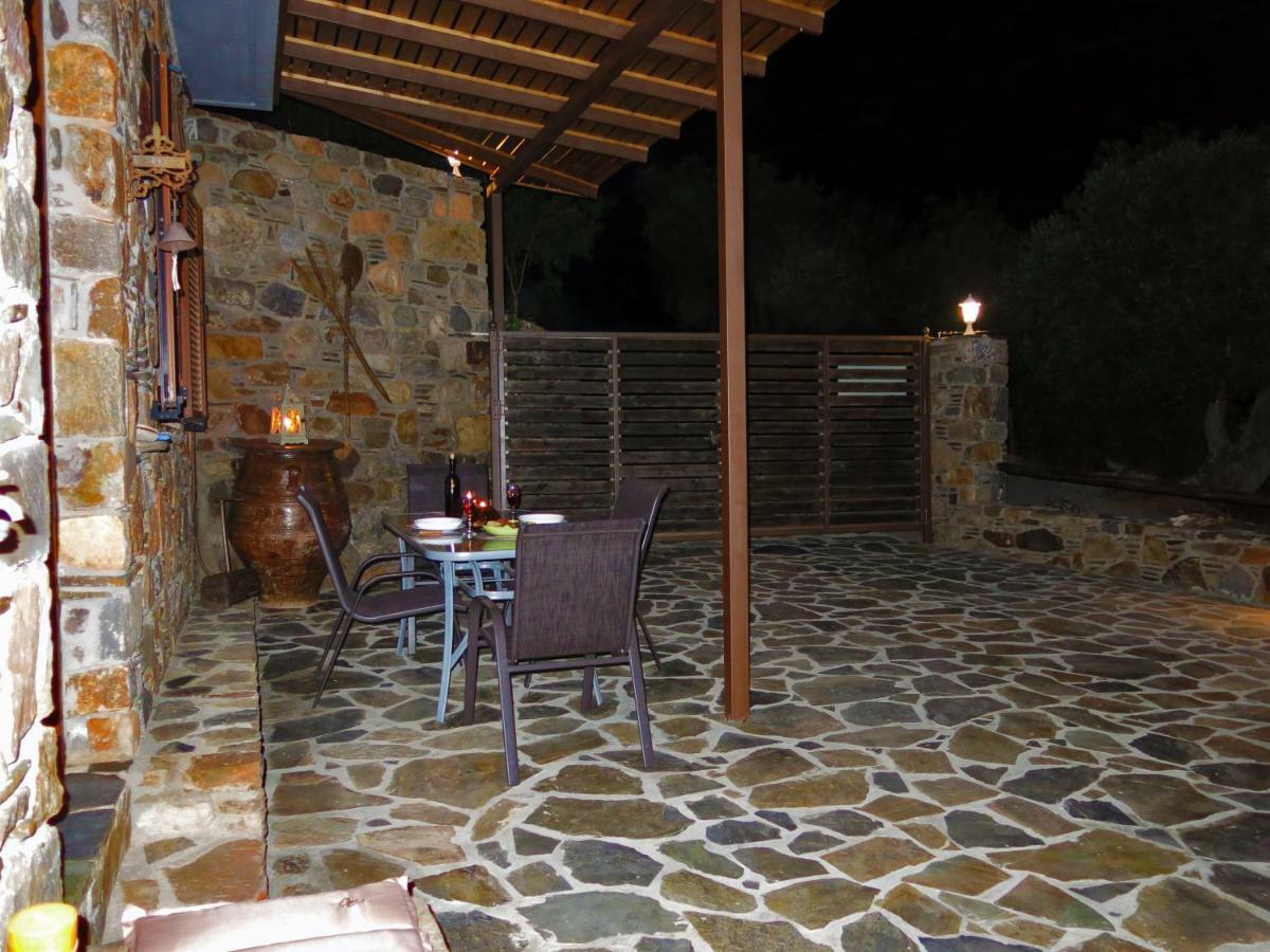 "Pefkopetro" Traditional House Keramotí Exterior foto